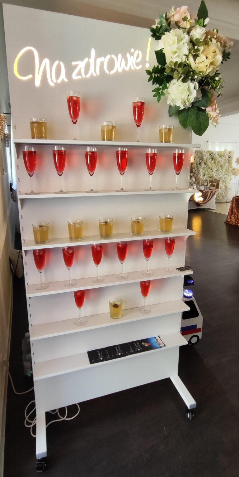Prosseco Wall, ścianka powitalna, ścianka welcome drinks, ścianka na powitalne drinki.